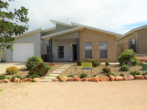 Avella House Port Hughes
